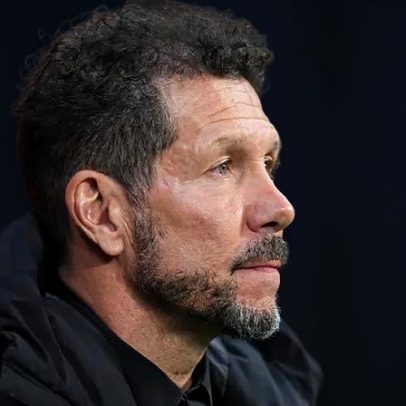 Simeone comenta críticas do Barça ao relvado nas meias-finais da Champions