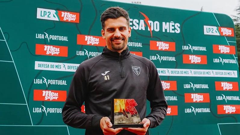Anthony Correia recebe prémio de defesa do mês na Liga Portugal