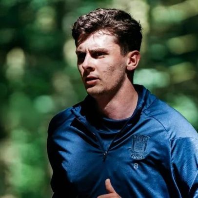 Médio bósnio ligado ao FC Porto orientado por Farioli e Mourinho