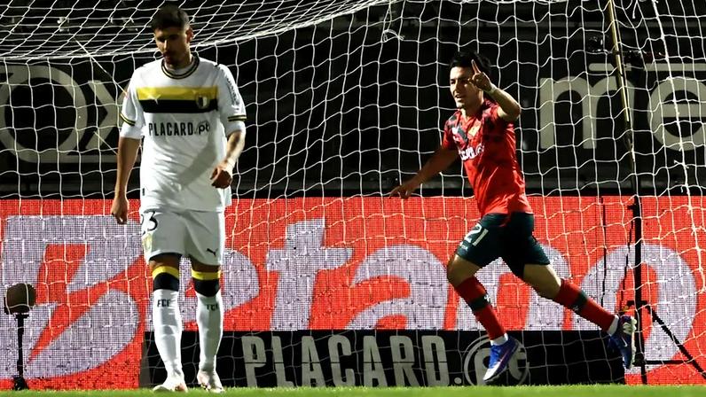 Rodrigo Alonso avança com esforço próprio