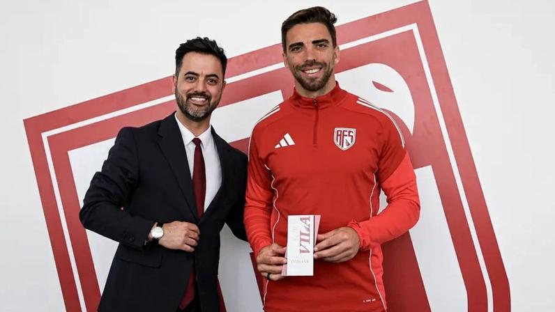 Tomané recebe prémio MVP após atuação frente ao Vitória