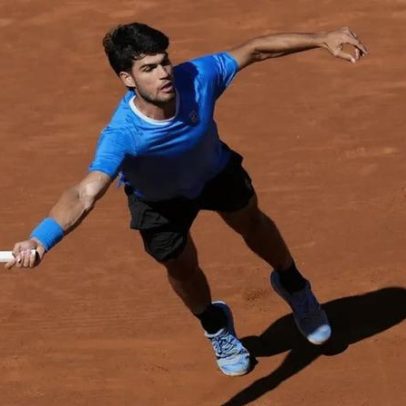 Lesão no pulso direito afasta Carlos Alcaraz do Masters 1.000 de Madrid