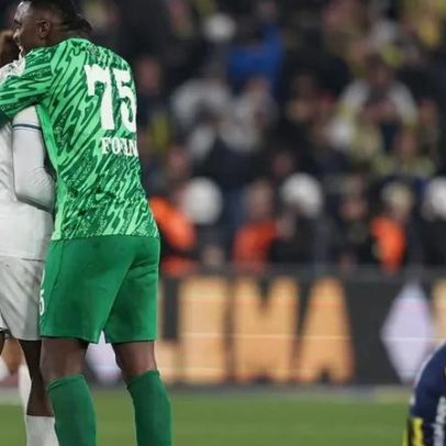 Talisca e Aktürkoglu marcam, Fenerbahçe empata em casa no último minuto