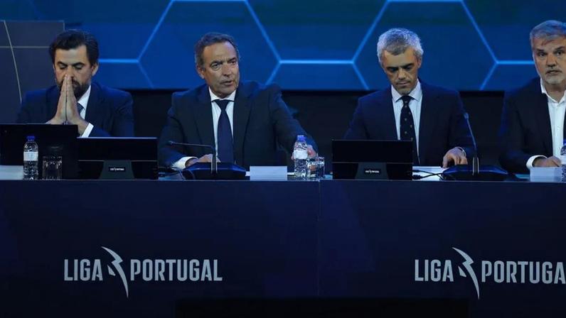 Reinaldo Teixeira negocia prolongar janela de transferências por uma semana