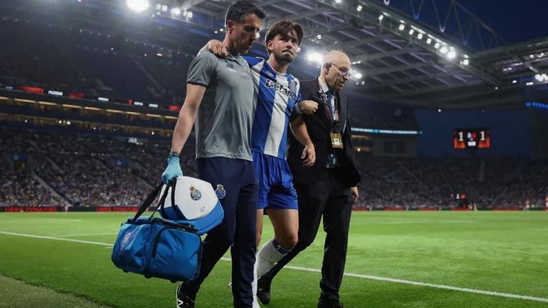 Martim Fernandes não está disponível ainda