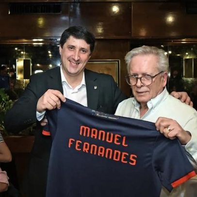Adeptos do Marítimo celebram título centenário na véspera da subida possível