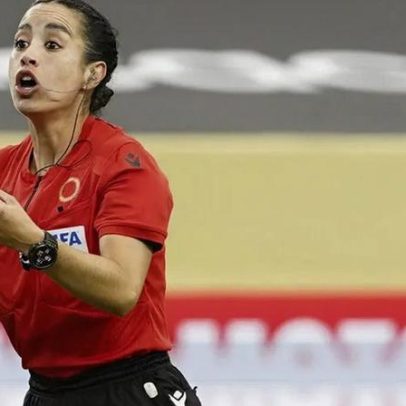 Treinador mexicano punido por insultos a árbitra