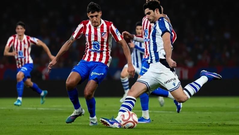 Gonçalo Guedes é felicitado pela conquista da Taça do Rei de Espanha