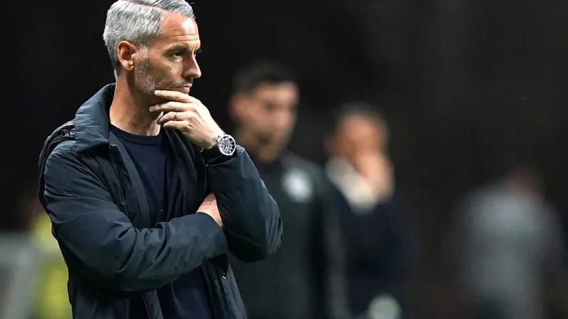 Carlos Vicens: a equipa insistiu com várias alternativas