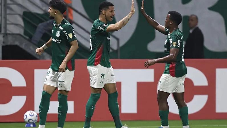 Jogadores do Palmeiras celebram