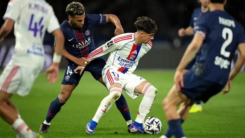 Afonso Moreira recorda passagem rápida pelo Lyon