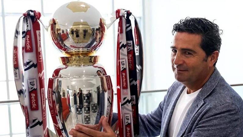 Litos elogia o motorista, descrevendo-o como verdadeiro herói