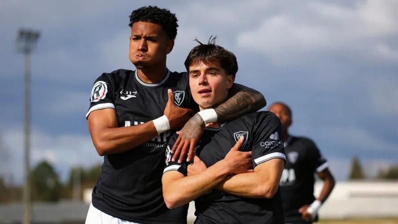 Ac. Viseu pode festejar hoje