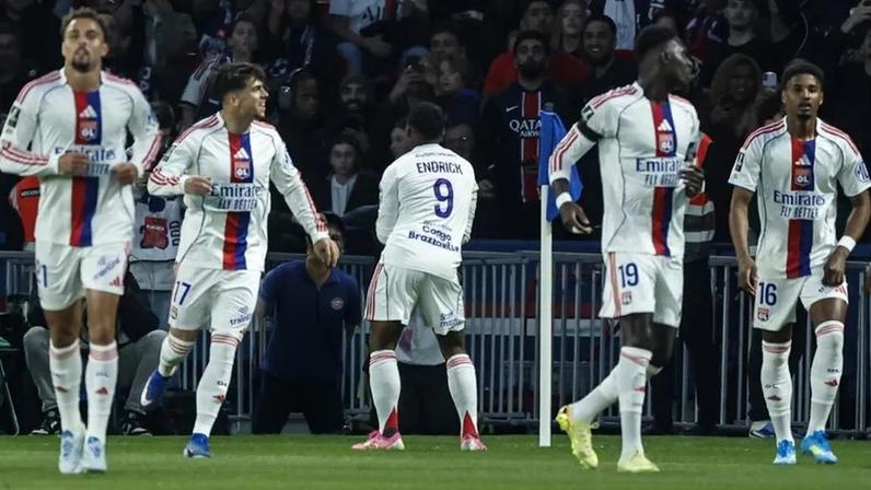 Hakimi critica dança de Endrick nos festejos e pede foco no futebol