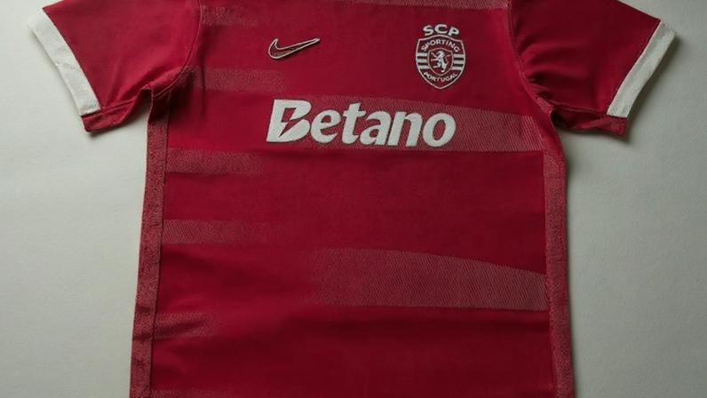 Site revela possível equipamento do Sporting para a época 2026/27