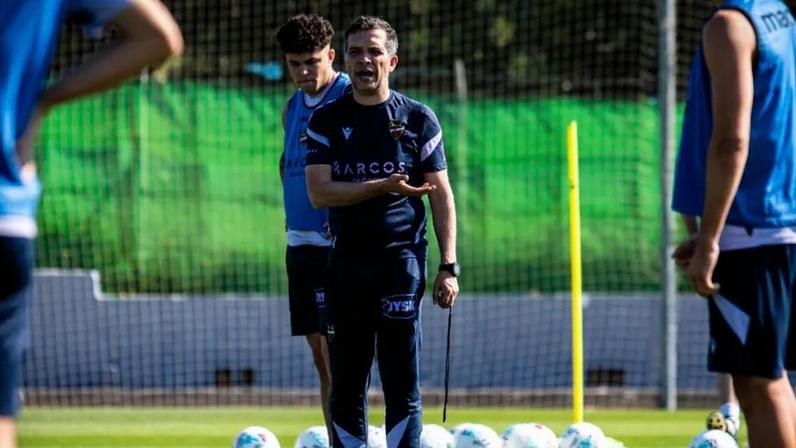 Luís Castro quer manter o Levante na La Liga