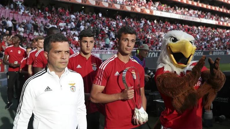 Luís Castro e a Youth League: reconhecimento do Benfica veio de algumas pessoas