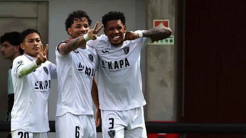 Académica de Viseu vence Sp. Braga por 2-0 e aproxima-se da glória