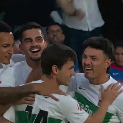 O bis de André Silva garante vitória crucial do Elche na luta pela manutenção