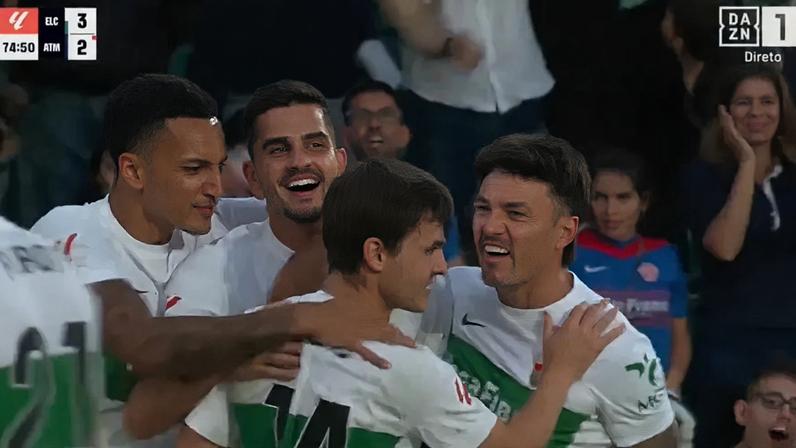 O bis de André Silva garante vitória crucial do Elche na luta pela manutenção