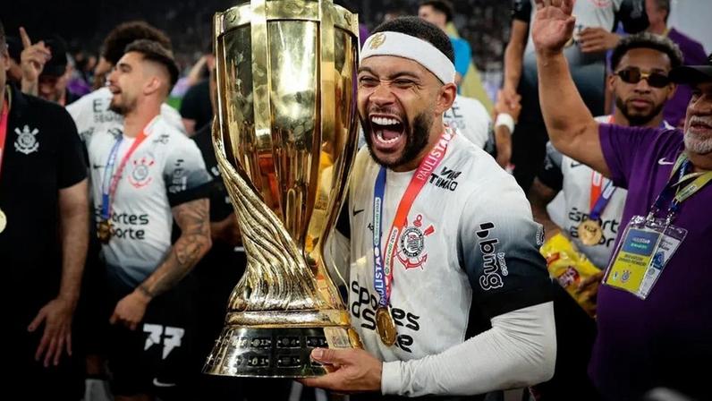 Corinthians renova com Depay