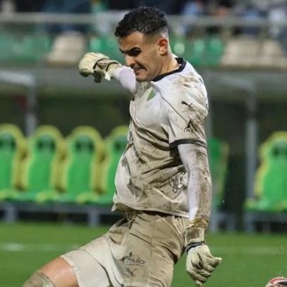 Bernardo Fontes supera 100 defesas na 1.ª Liga frente ao FC Porto