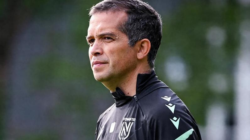 Presidente do Nantes acusa Luís Castro de afundar dois clubes no mesmo ano