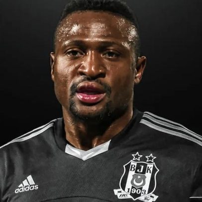 Ex-jogador internacional nigeriano morre durante jogo no país