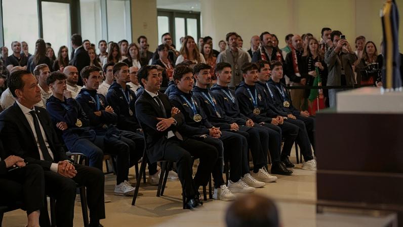 Campeões europeus sub-20 de futebol de praia foram recebidos na Cidade do Futebol