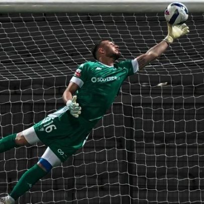 Martin Turk assume titularidade na baliza do Estoril