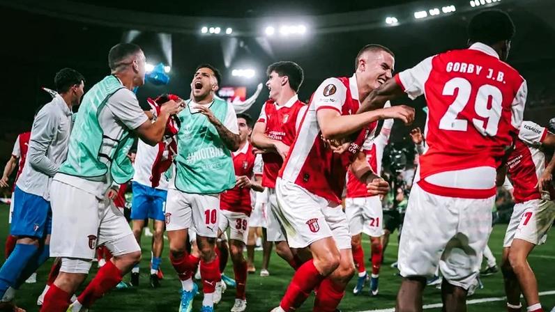 Jogadores do Sp. Braga festejam apuramento para as meias-finais da Liga Europa