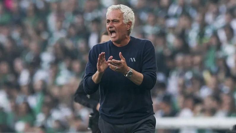 Mourinho tem manifestado vontade de ficar no Benfica