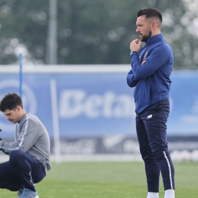 Dupla da equipa B treina na preparação do jogo que pode ser titular