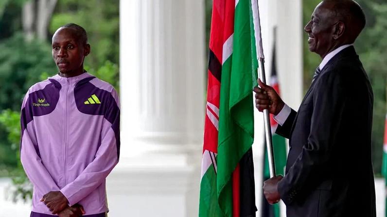 Recordista mundial da maratona Sabastian Sawe é recebido como herói no Quénia