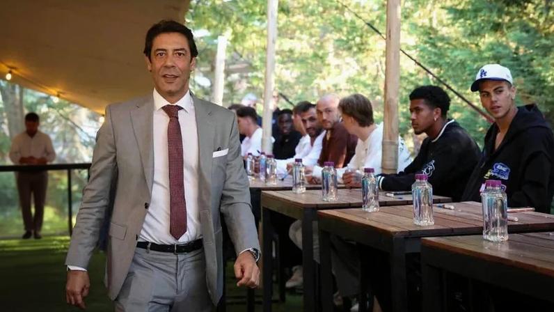 Benfica reúne jogadores e patrocinadores no desafio lançado por Rui Costa