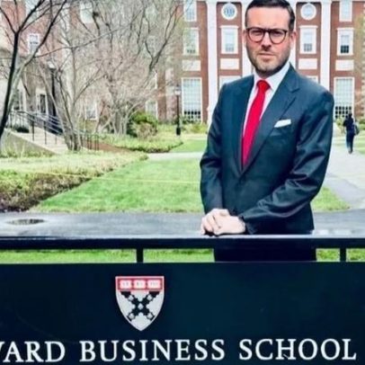 Mauro Xavier conclui programa de formação executiva em Harvard