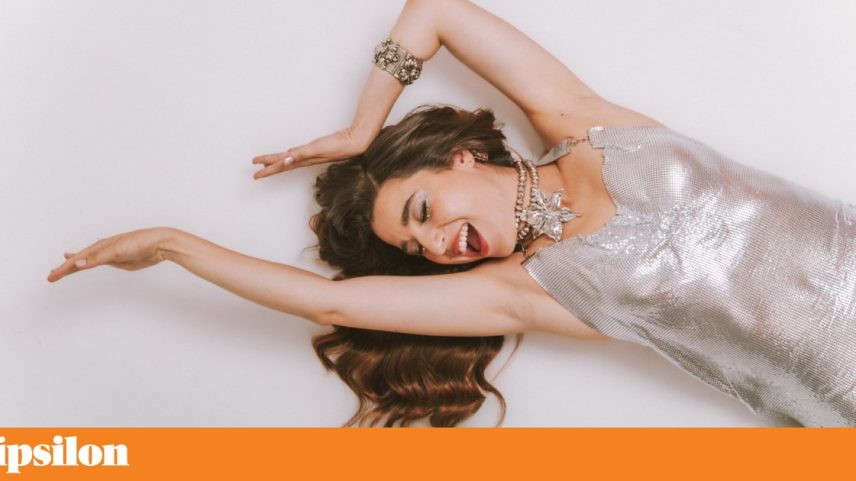 Beatriz Pessoa canta a liberdade: a sua e a de todos