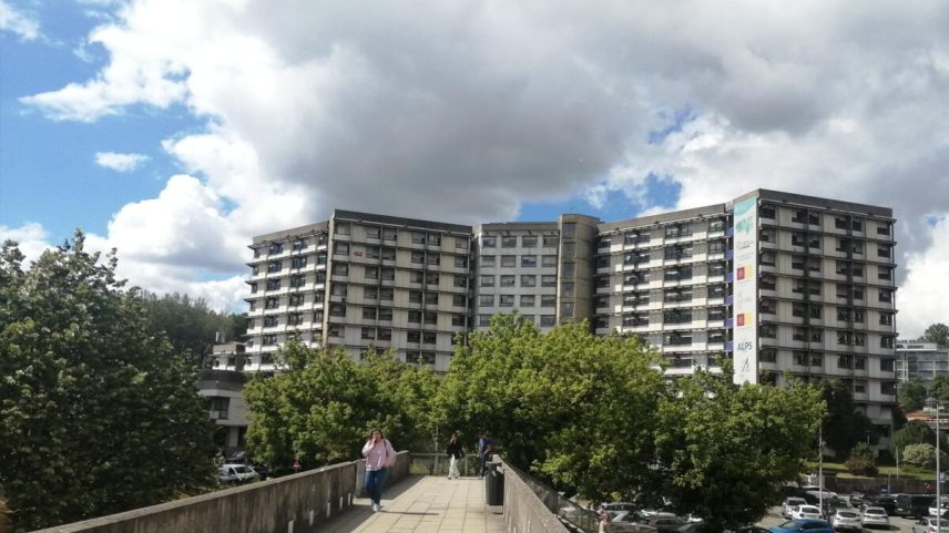 Bombeiros Voluntários das Caldas das Taipas prestaram auxílio à vítima