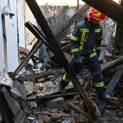 Ataques russos na Ucrânia causam duas mortes e mais de uma dezena de feridos
