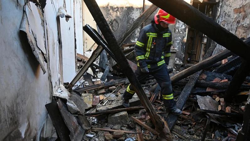 Ataques russos na Ucrânia causam duas mortes e mais de uma dezena de feridos