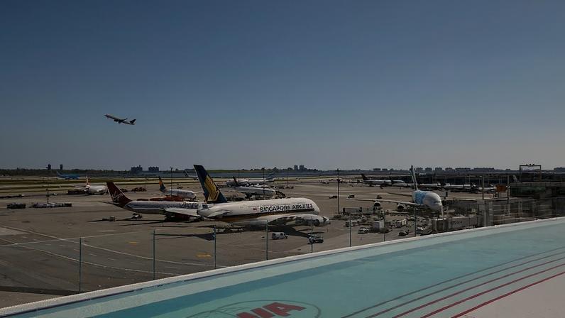 Hotéis no aeroporto com vista para a pista tornam escalas mais agradáveis