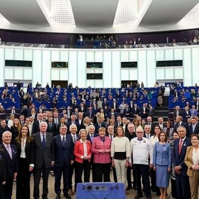Cavaco Silva condecorado com a Ordem Europeia do Mérito em Estrasburgo