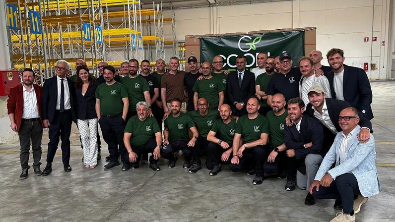 Trabalhadores compram fábrica italiana e a relançam após despedimento