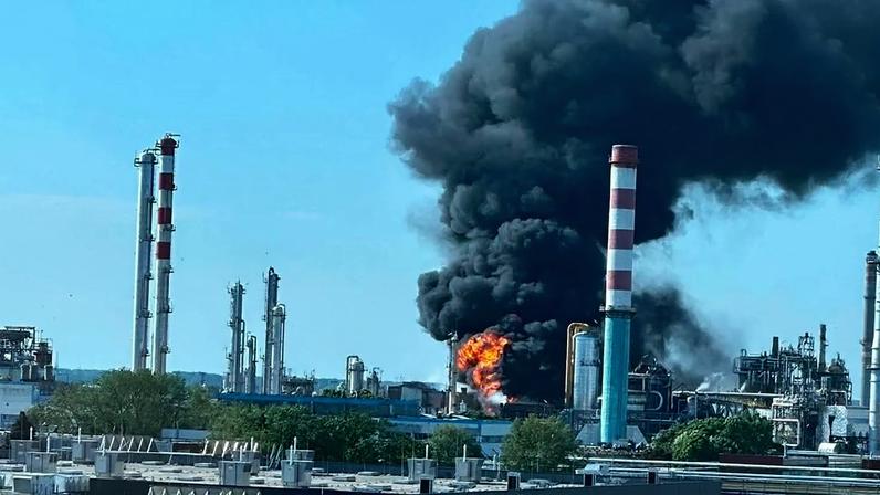 Deflagra incêndio em fábrica da MOL em Tiszaújváros