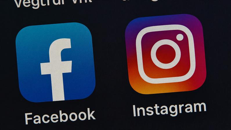 ARQUIVO - Logótipos das aplicações para telemóvel Facebook e Instagram, da esquerda para a direita, em Nova Iorque, a 5 de outubro de 2021