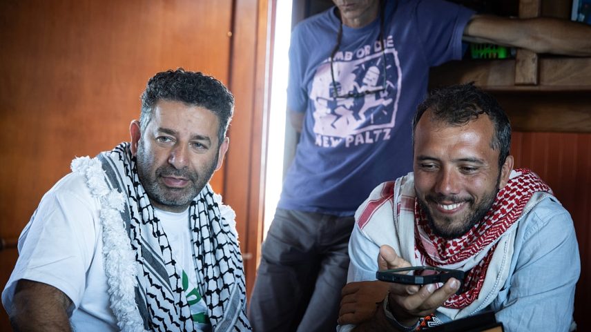 Israel anuncia libertação de dois ativistas; equipa de Thiago Ávila nega