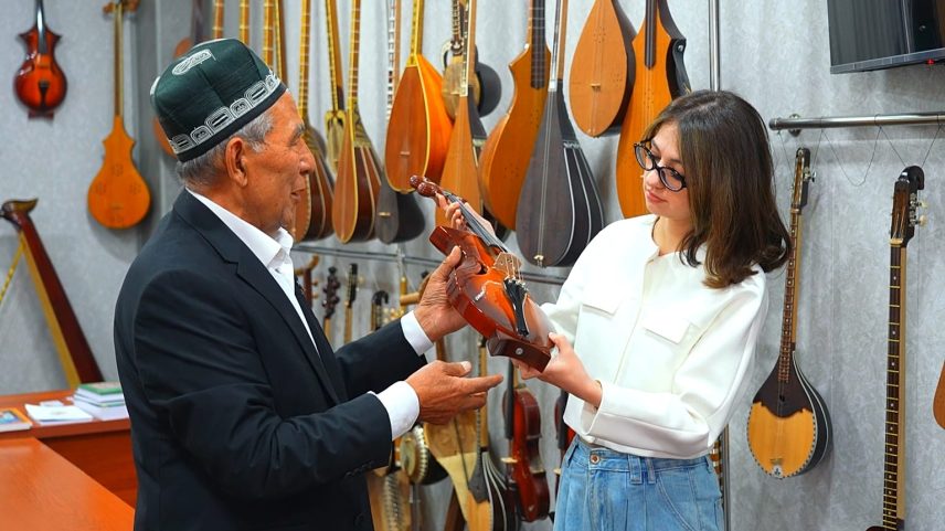 Instrumentos da Rota da Seda preservam som e tradição