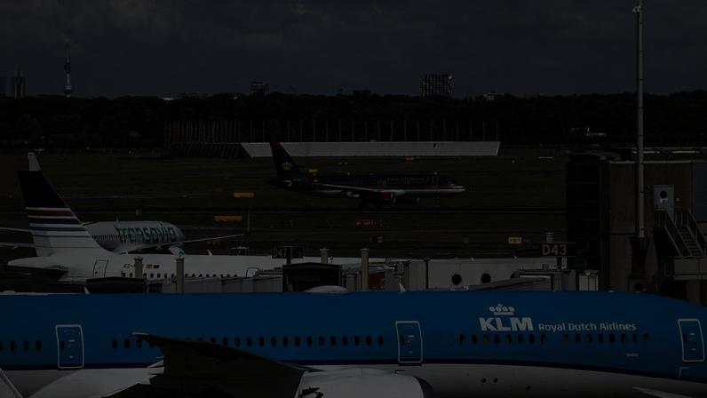 Subidas previstas do imposto sobre a aviação podem penalizar fortemente companhias aéreas e aeroportos neerlandeses