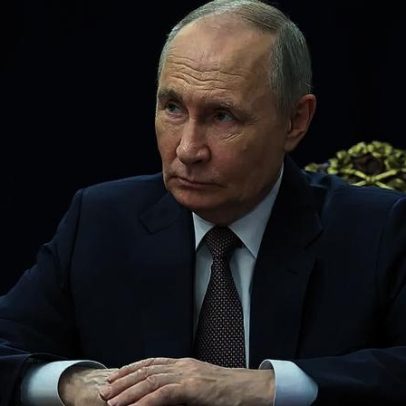 Rússia pede a residentes e diplomatas estrangeiros que deixem Kiev e ameaça novos ataques