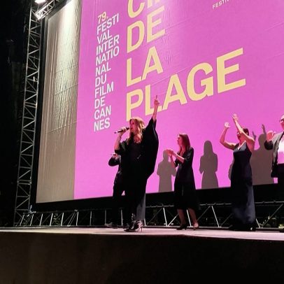 Jeanette reinterpreta tema de filme Porque te vas em Cannes